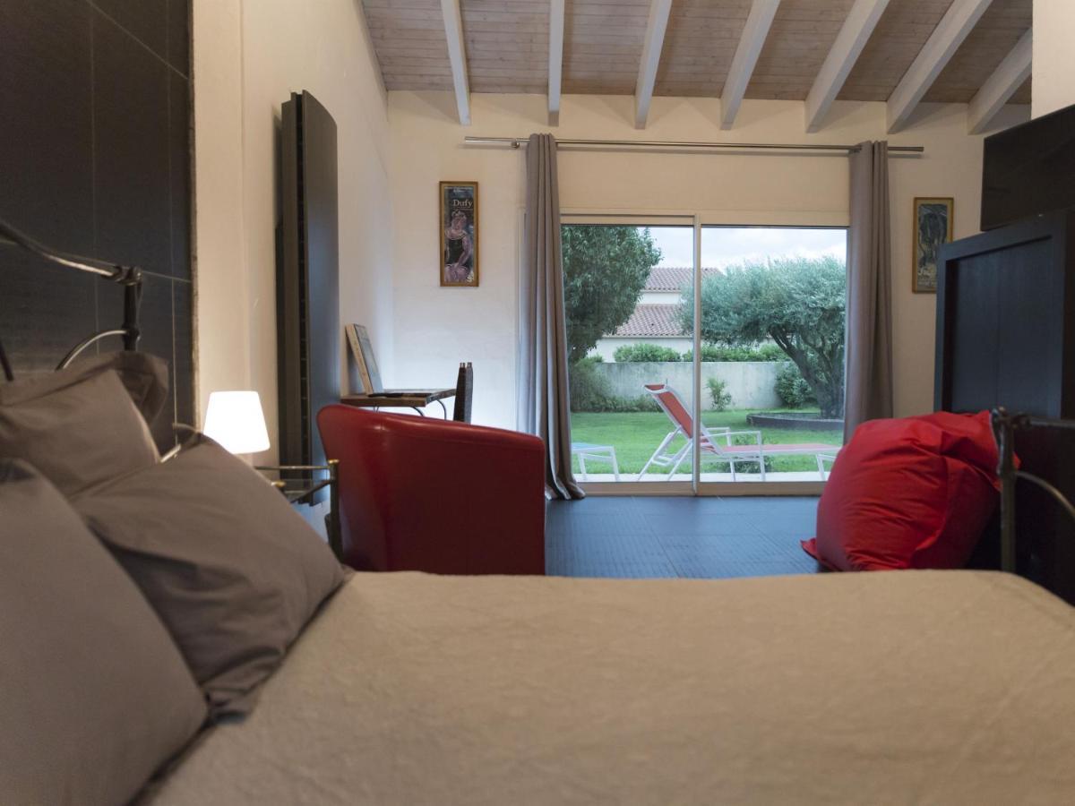 Отель La Casa Nert Millas Номер фото